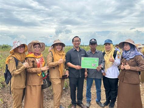 Mudahkan Petani Dalam Mengolah Lahan Poktan Jujur Makmur Dapat Bantuan