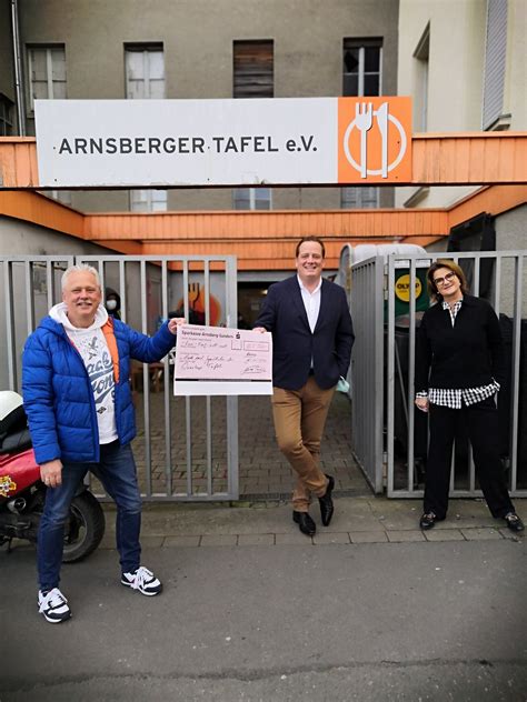 Arnsberger Tafel Freut Sich Ber Gro Z Gige Spende Arnsberg