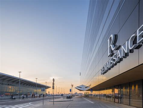 Jems ArchitekciThe Renaissance Warsaw Airport HotelDivisare