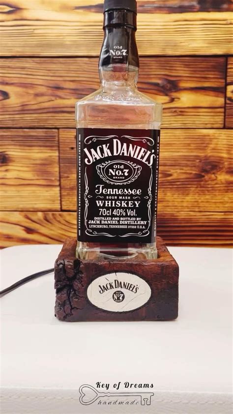 Lampada Jack Daniels Con Base In Legno Di Noce Antico Idee Per Il