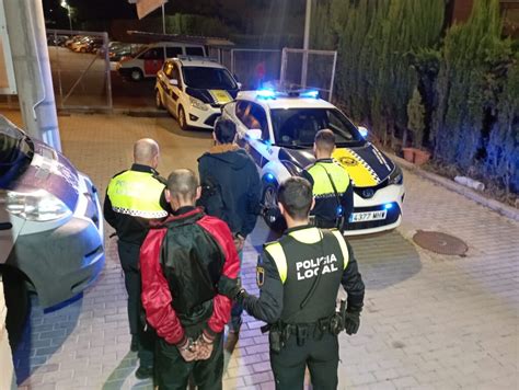 La Polic A Local Detiene A Dos Personas Por Un Atraco A Una Farmacia En