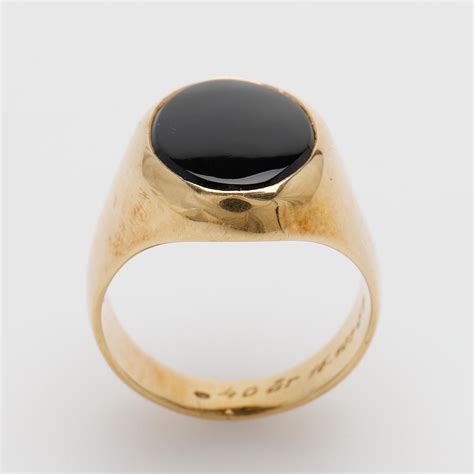 KLACKRING MED ONYX Smycken Ädelstenar Ringar Auctionet