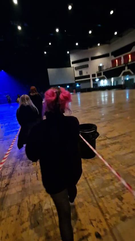 Paramore Mexico On Twitter Los Primeros Fans Entrando De Manera