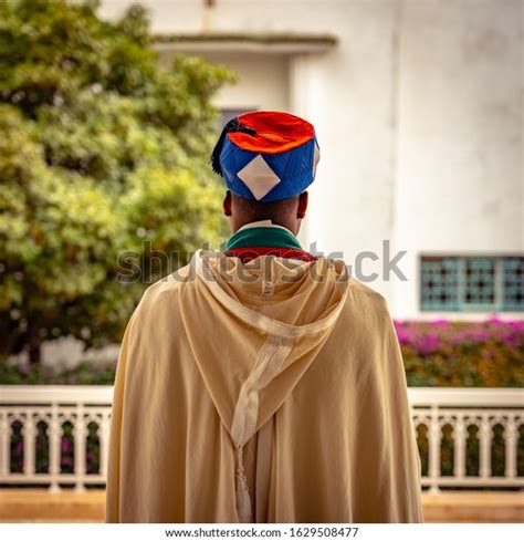 25,500 Traditional Clothes Morocco Images, Stock Photos & Vectors ...