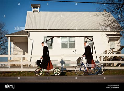 Amish Girls Banque De Photographies Et D’images à Haute Résolution Alamy