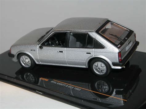 IXO Models 1983 Opel Kadett D GT E Silber Modellauto 1 43