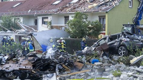 Memmingen Reihenhaus Nach Explosion Eingest Rzt Panorama