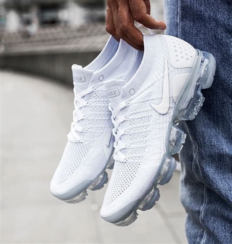 Review Nike Air Vapormax Flyknit 2 Blanche Pure Platinum On Feet