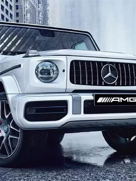 Luxury features of the Mercedes-Benz G-Class: The G-Class is known for ...