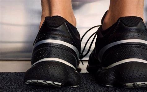 9 Best Insoles for Flat Feet: Shoe Insert Reviews (2023)