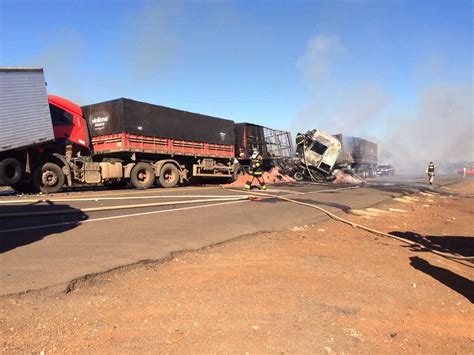 Urgente engavetamento na BR 163 deixa dois mortos carbonizados próximo