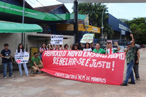 Campanha pela revogação do Novo Ensino Médio ganha as ruas do país