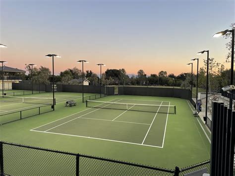 LED Tennis court flood light: standard lighting for recreation and ...