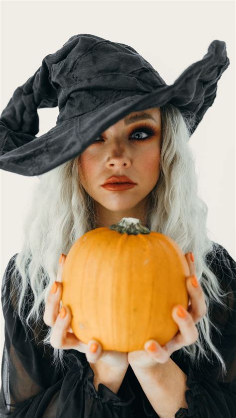 Fall outfits Ideas 2021 Halloween | Halloween photography, Halloween photoshoot, Halloween costumes