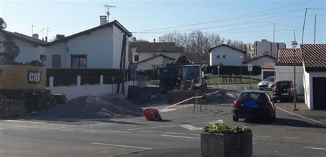 Travaux de voirie à lentrée du quartier Basté Quieta Saint Pierre d