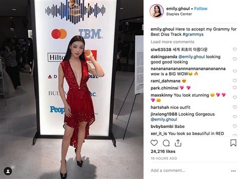 Mega Babe Youtuber Emily Ghoul In Dumebi At The Grammys 2019