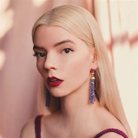 2048x2048 Anya Taylor Joy 2021 Critics Choice Awards Portraits 4k Ipad