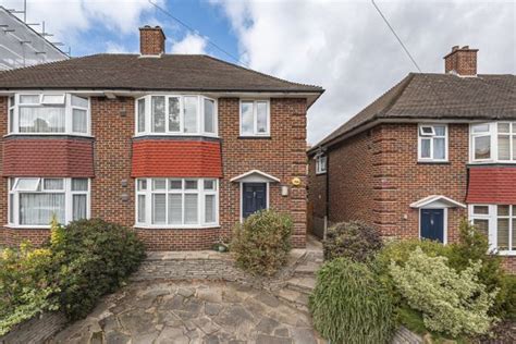 Archery Road Eltham London Se9 3 Bedroom Semi Detached House For