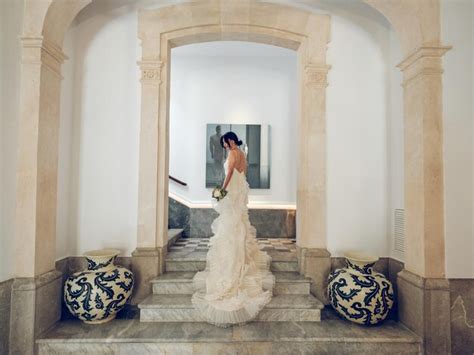 Premium Photo | Elegant bride in wedding dress in hall of hotel