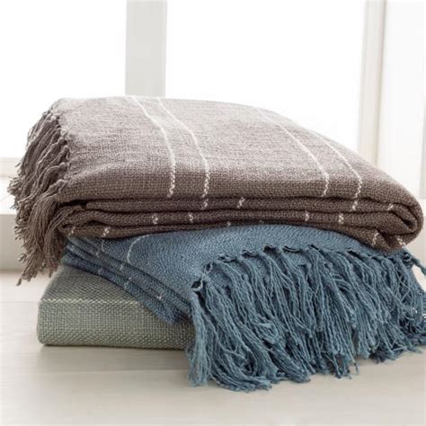 10 Best Outdoor Blankets And Throws In 2020 Hgtv