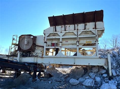 30 X 62 Lippmann Jaw Crusher With Feeder 200 HP Mounted On Steel I