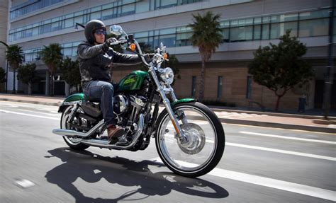 Harley Davidson Sportster Seventy Two Dark Custom Moto Zombdrive