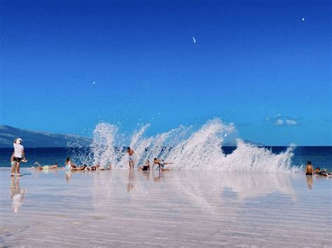 children playing   waves kids playing waves world