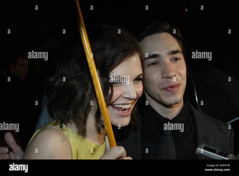 Justin Long And Ginnifer Goodwin The Premiere Of Hes Just Not That