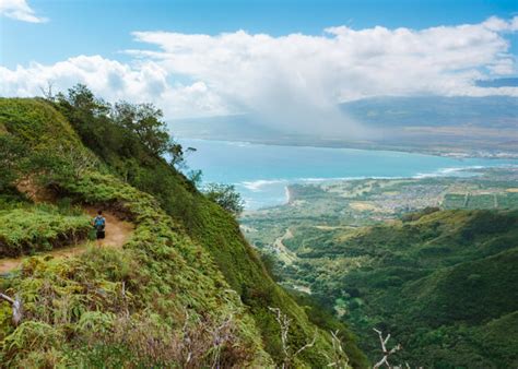 Guide To Hiking Waihe’e Ridge Trail In Maui, Hawaii