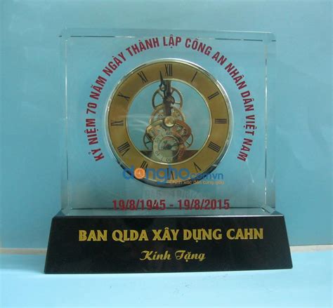 dong ho pha le de ban pl