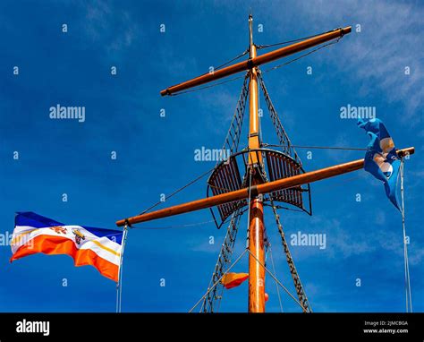 Sailing ship mast Stock Photo - Alamy