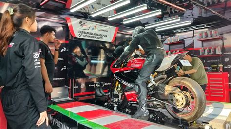 Masyarakat Bali Jajal Riding MotoGP Di Mall GATRABALI