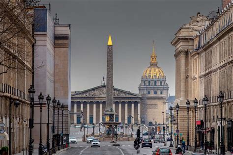 Lobélisque de la Concorde retrouve enfin sa pointe dorée Paris