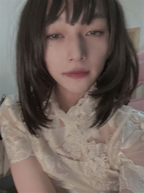 Ariy On Twitter 女装 伪娘 男の娘 Crossdress 足控 果然傻批旗袍不适合我这种没屁股的人 7hlx14uagt Twitter