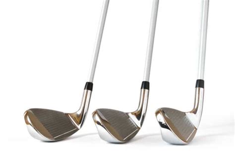 Lob Wedge vs. Sand Wedge: (Differences, Benefits, Tips)