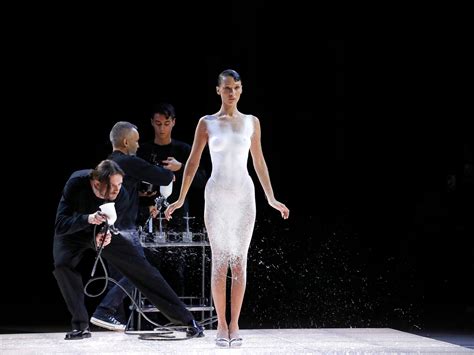 This spray-on dress is the perfect intersection of art and technology – Feel Desain | your daily ...