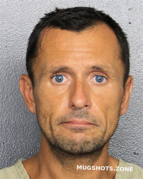 Reynolds Michael Douglas 11032022 Broward County Mugshots Zone