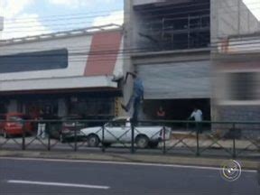 Bom Dia Cidade Sorocaba E Itapetininga Homem Se Arrisca Ao Se