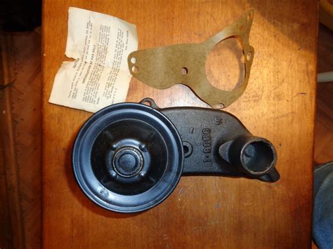 Nos Master Water Pump Ford V Passenger Cp Left Side Bearing