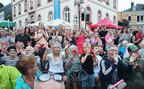 Top Favorit E J Obiena Siegt Beim City Jump St Wendel