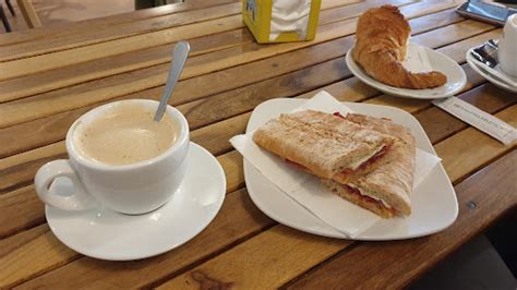 Restaurante Granja Cafeteria La Mila En La Garriga