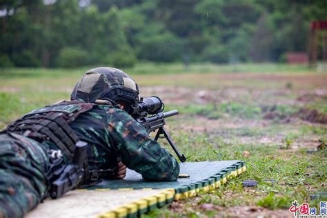 广西北海：武警特战队员开展实弹射击训练军事中国网