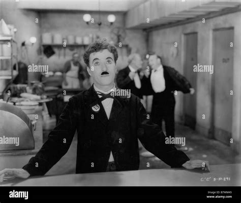 Charlie Chaplin Modern Times 1936 Fotos Und Bildmaterial In Hoher