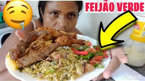 Comendo De M O Feij O Verde Frango Frito Macarr O Arroz Vinagrete