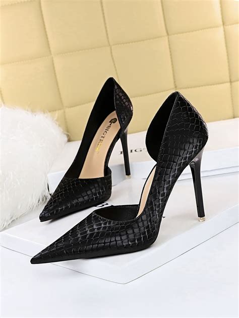 KINODAY Embossed Point Toe Stiletto Heeled Court Pumps Black Elegant