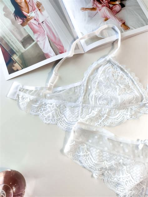 lingerie branca de renda e tule delicado Myntimates Lingeries Pijamas Biquínis e Sex Shop