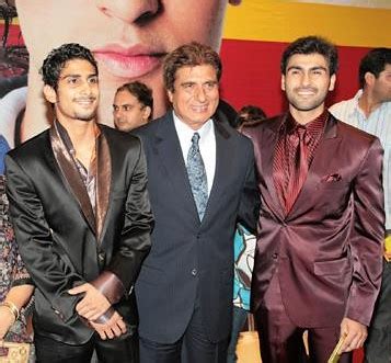 Raj Babbar Age, Caste, Wife, Children, Family, Biography » StarsUnfolded