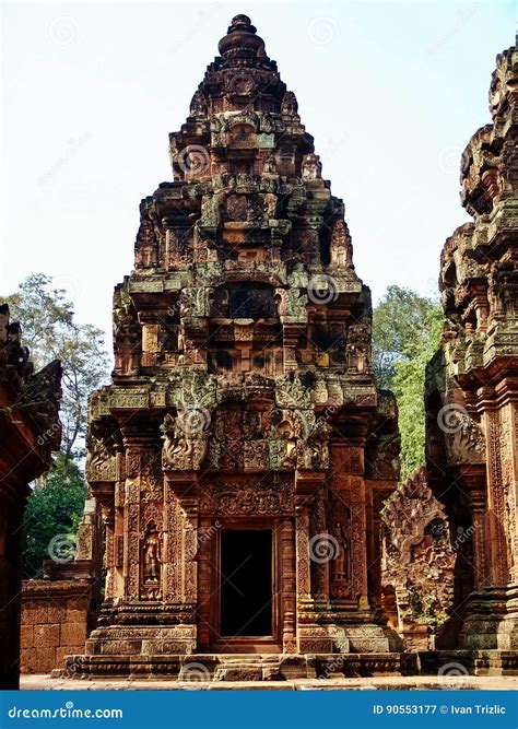 Angkor Wat Carvings Bonitos Relevos De Bas Do Templo De Banteay Srei