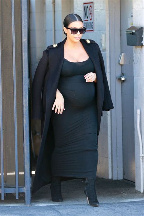 Photo Kim Kardashian Quitte Un Studio De Tournage Van Nuys Los