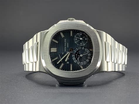 Patek Philippe New Old Stock Nautilus Moonphase Blue Dial En Venta